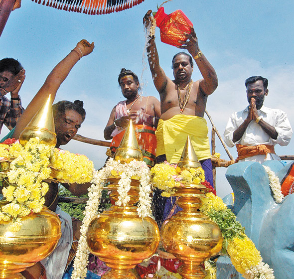 Kungumam magazine, Kungumam weekly magazine, Tamil Magazine Kungumam, Tamil magazine, Tamil weekly magazine, Weekly magazine