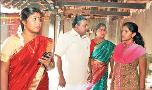 Kungumam magazine, Kungumam weekly magazine, Tamil Magazine 
Kungumam, Tamil magazine, Tamil weekly magazine, Weekly magazine