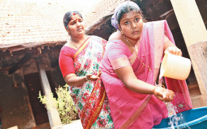 Kungumam
magazine, Kungumam weekly magazine, Tamil Magazine Kungumam, Tamil
magazine, Tamil weekly magazine, Weekly magazine