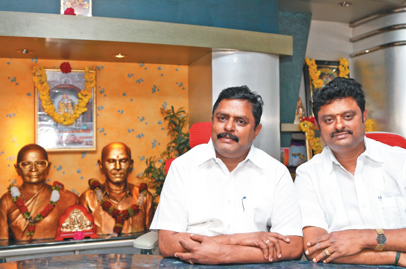 Kungumam magazine, Kungumam weekly magazine, Tamil Magazine
Kungumam, Tamil magazine, Tamil weekly magazine, Weekly magazine